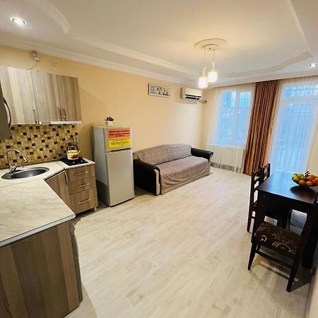 Aparthotel My Home Batumi Kültér fotó