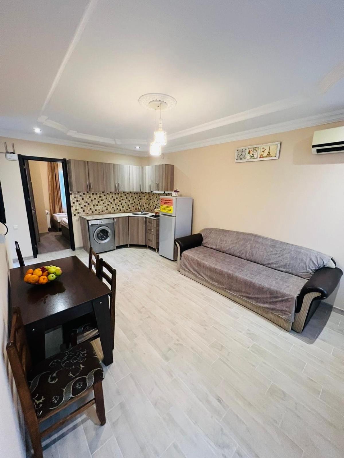 Aparthotel My Home Batumi Kültér fotó