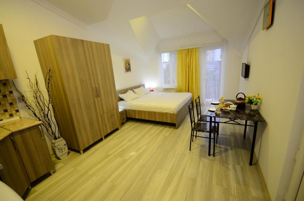 Aparthotel My Home Batumi Kültér fotó